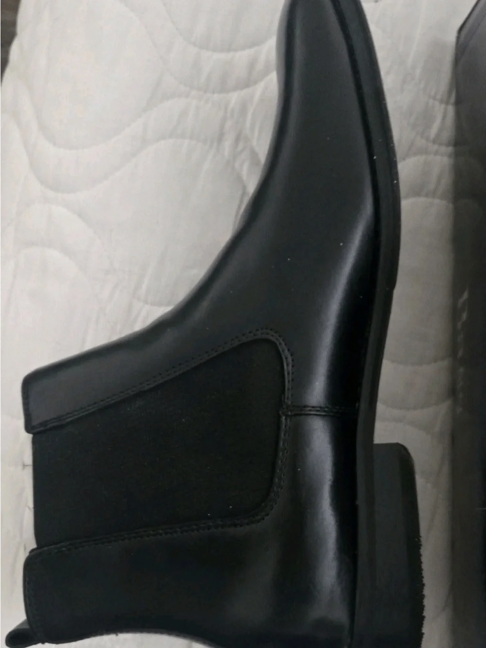 BASS Amsterdam Men's Black Chelsea Boots - Sleek Slip-On Boot